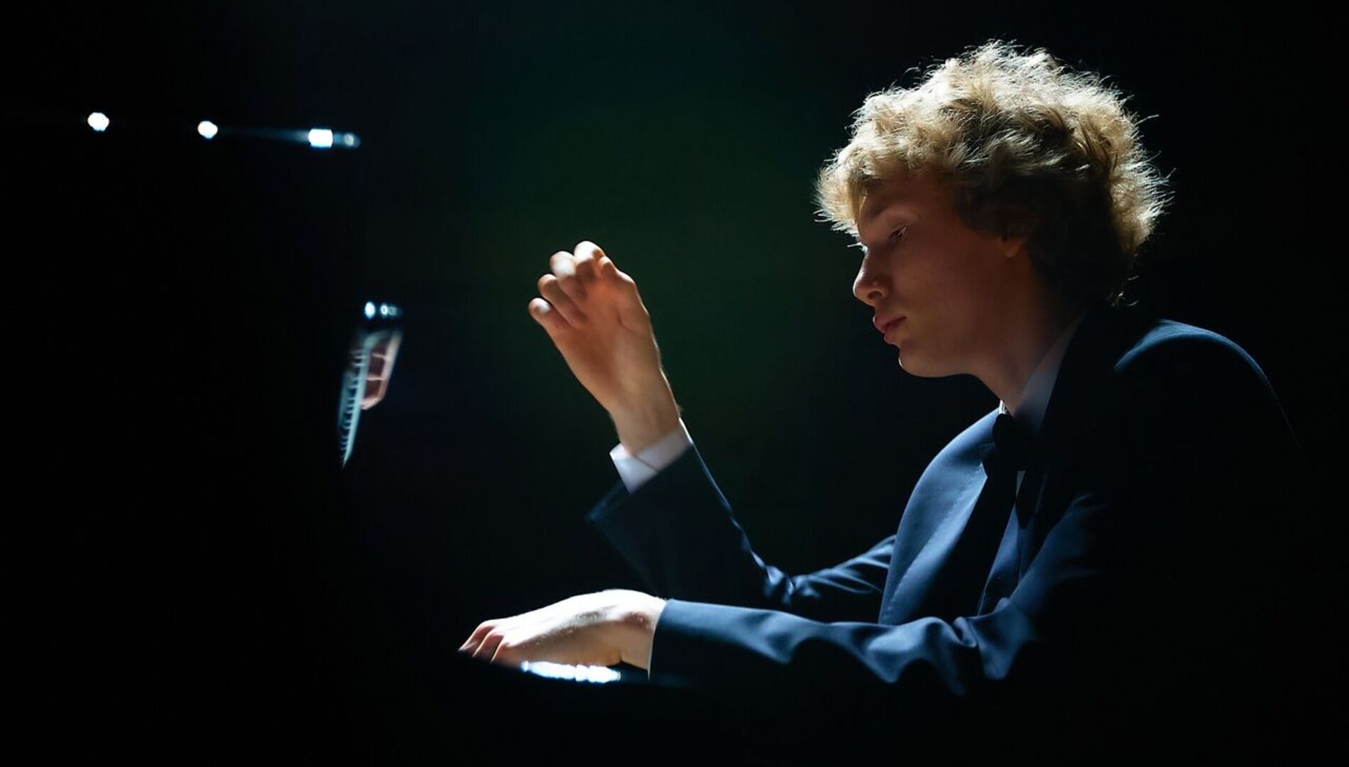 IV Международный конкурс
молодых пианистов
Grand Piano Competition.
Торжественное открытие конкурса