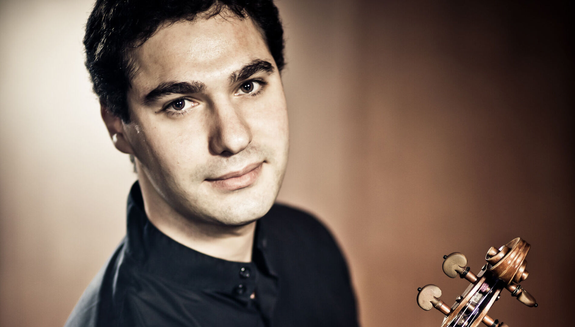 Памяти Святослава Рихтера.
Государственный академический
камерный оркестр России,
дирижер и солист Алексей Уткин