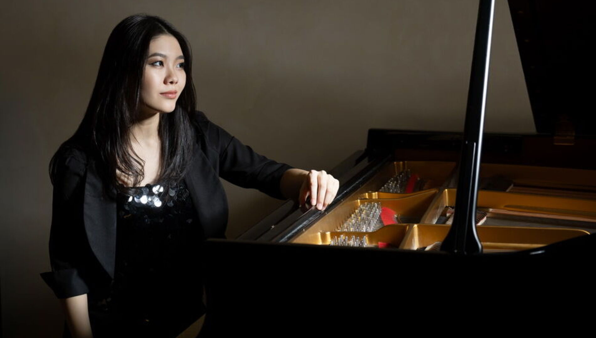 Владимир Спиваков, Шио Окуи,
Национальный филармонический
оркестр России