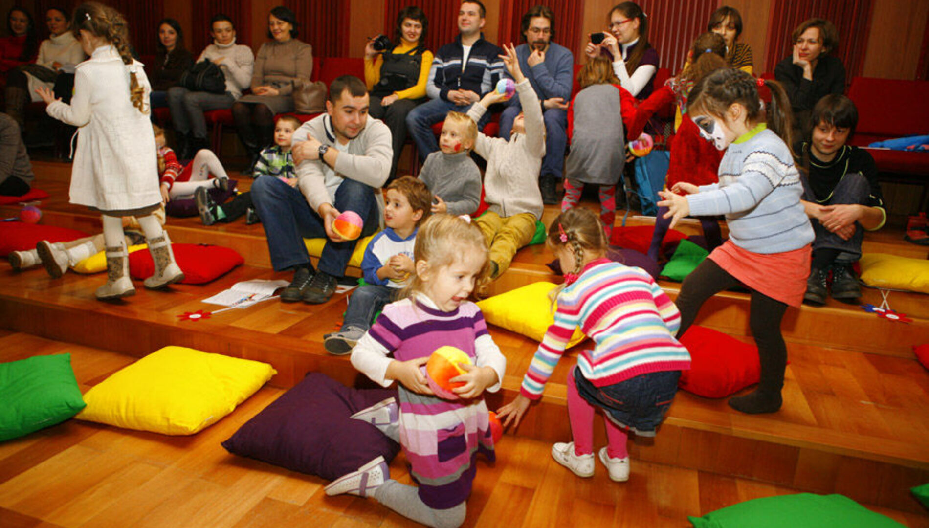 Филармоника. 
 Вместе с музыкой растем 
 «Поиграем?»