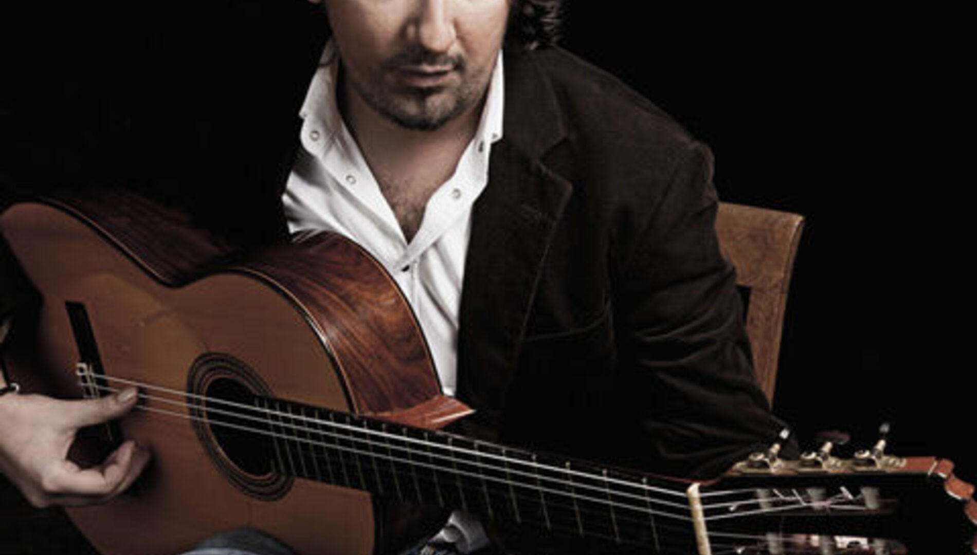 Фестиваль «Виртуозы гитары».
 Хосе Антонио Эскобар,
Фламенко-трио: Антонио Рей,
 Мара Рей, Хосе Тривиньо.
Музыка Испании и Латинской Америки