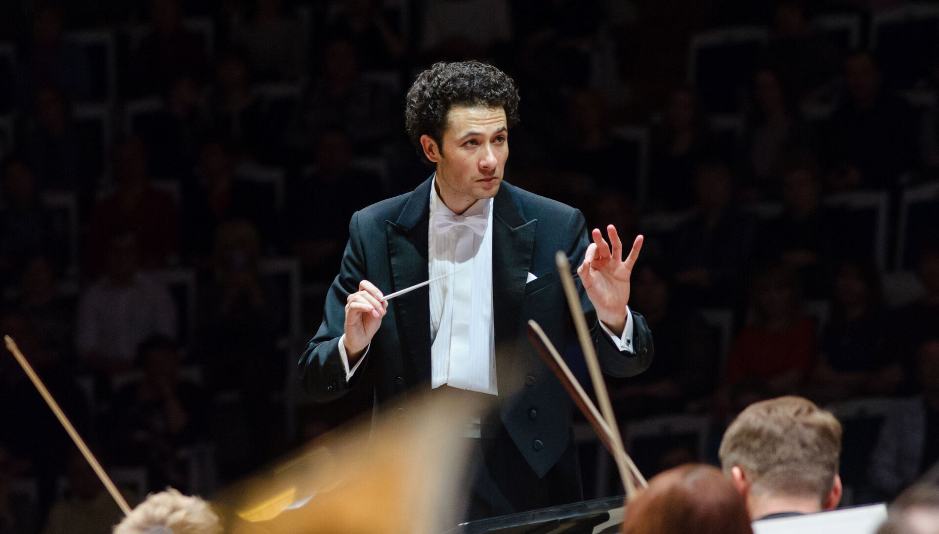 Легенды Севера.
Оркестр Московской филармонии,
Димитрис Ботинис, Сергей Тарасов