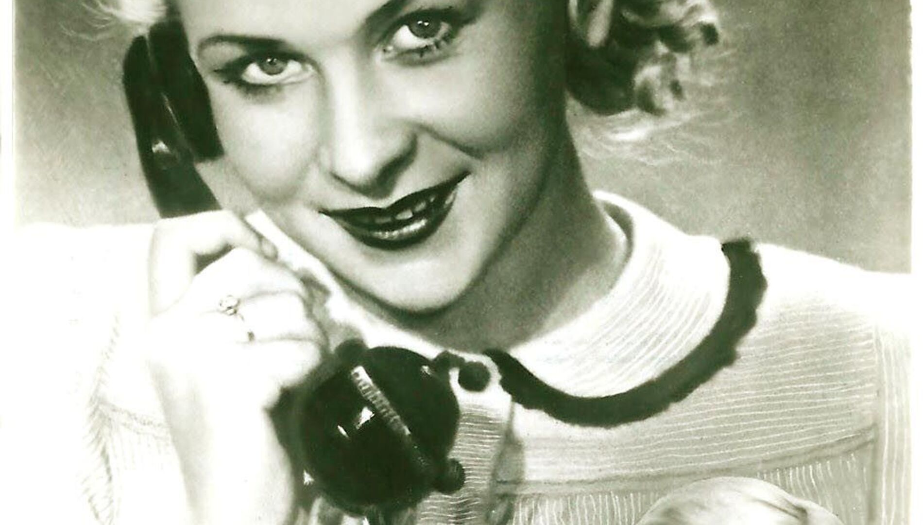 Портреты – воспоминания
о знаменитых актрисах
кинематографа советской эпохи.
Марина Ладынина.
Лидия Смирнова.
Валентина Серова