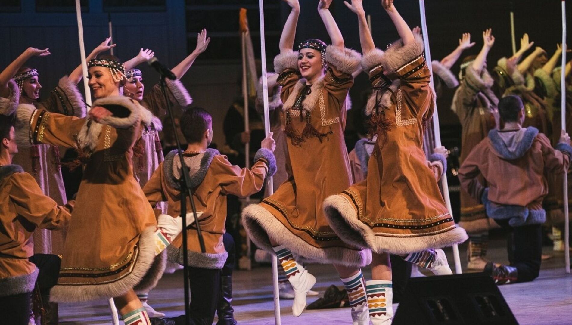 К 100-летию Республики Коми.
Государственный ансамбль
песни и танца Республики Коми
имени В. П. Морозова «Асъя кыа»
(«Утренняя заря»)