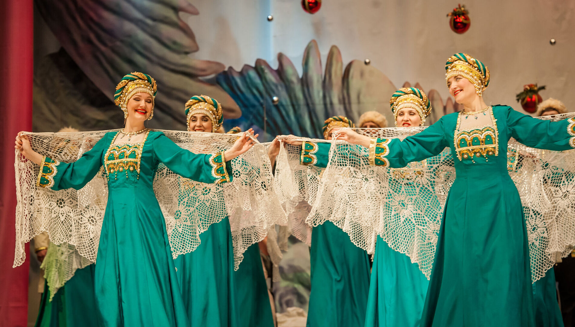 75 лет.
Государственный академический
Сибирский русский народный хор