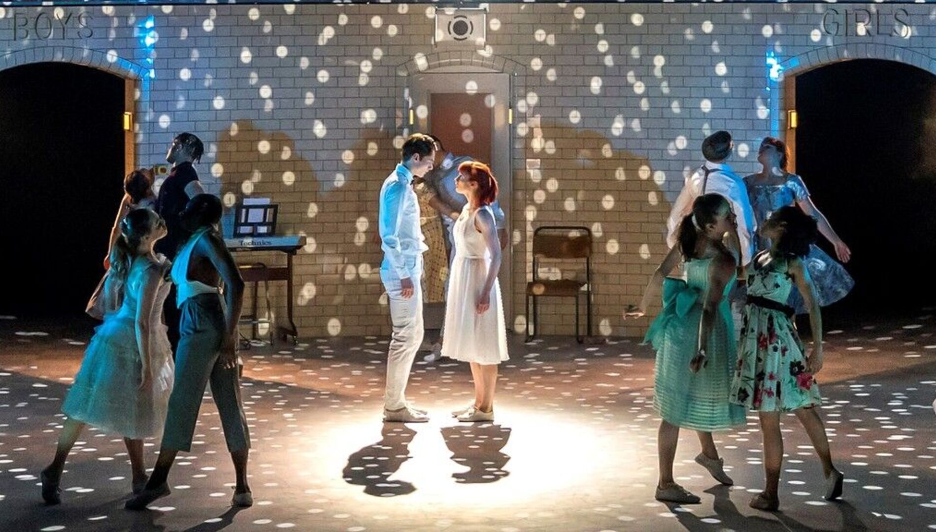 Мэтью Борн: Ромео и Джульетта.
Танцевальный спектакль на музыку
Сергея Прокофьева