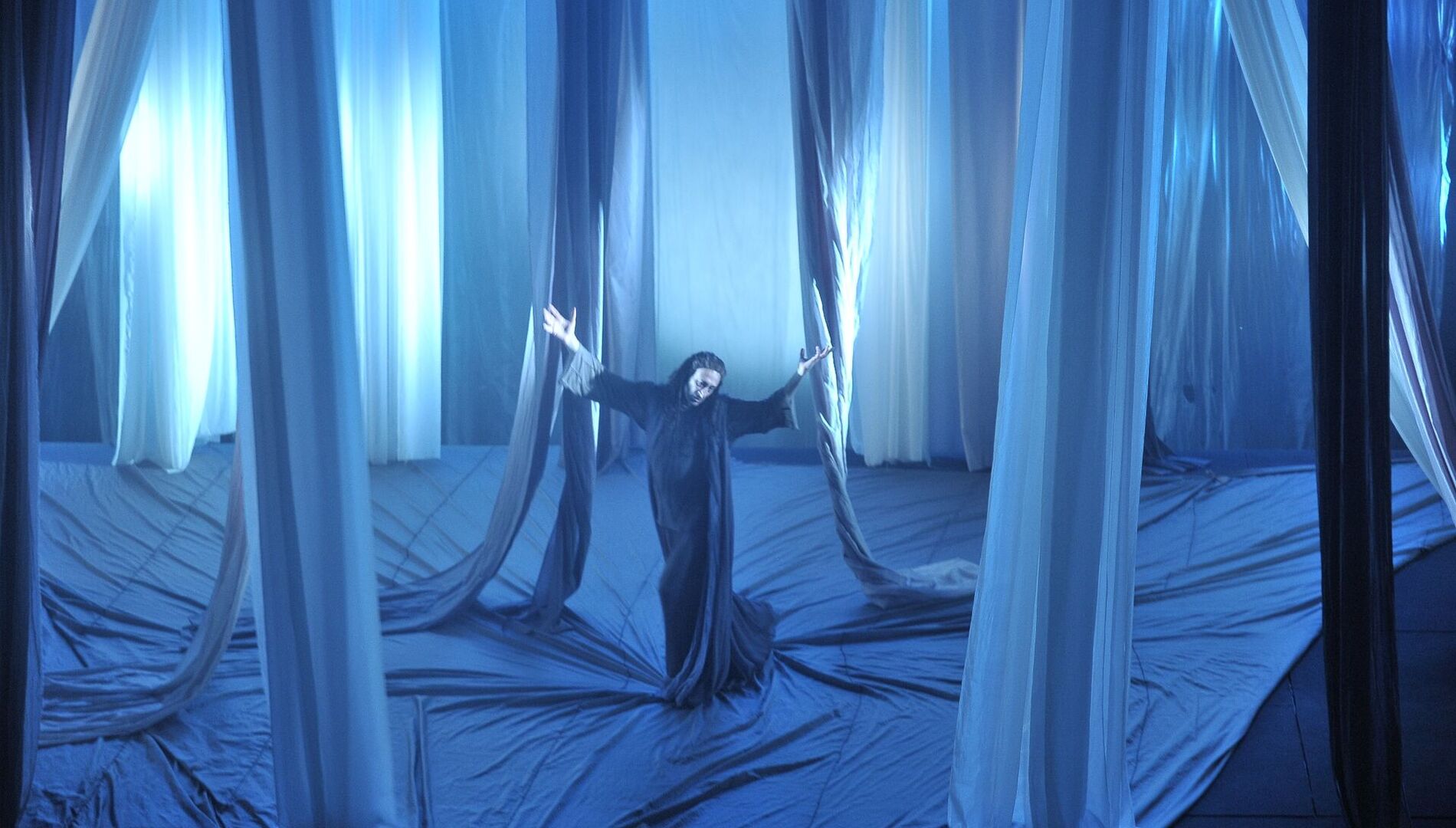 Золотая маска в кино.
Уильям Шекспир «Сон в летнюю ночь».
Театр «Мастерская Петра Фоменко»