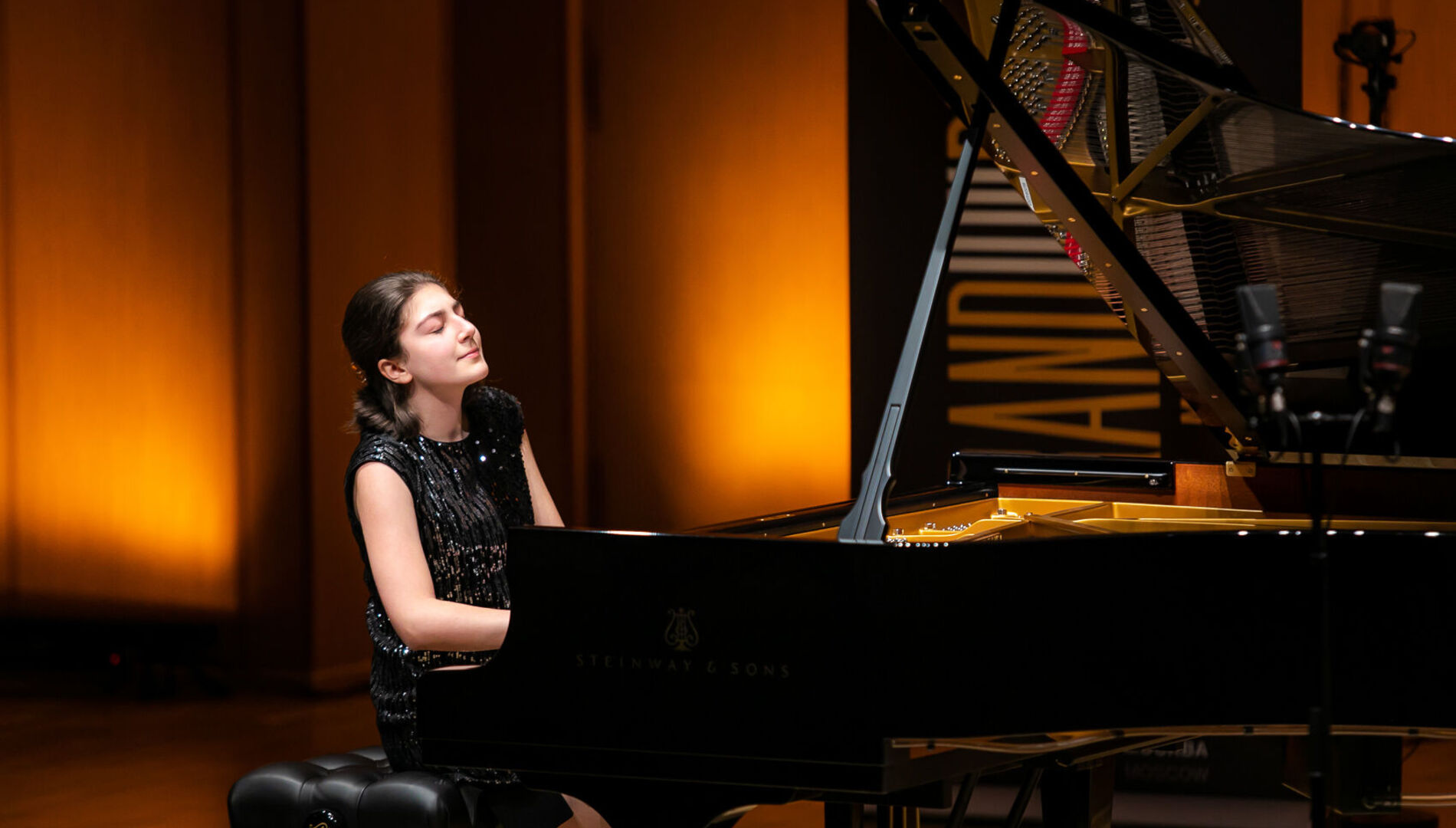 III Международный конкурс
молодых пианистов
Grand Piano Competition.
II тур. Прослушивания