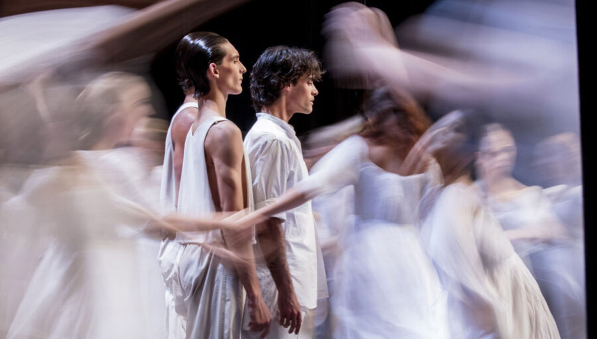 Впервые в России.
Джон Ноймайер и Гамбургский балет.
Бах «Страсти по Матфею»