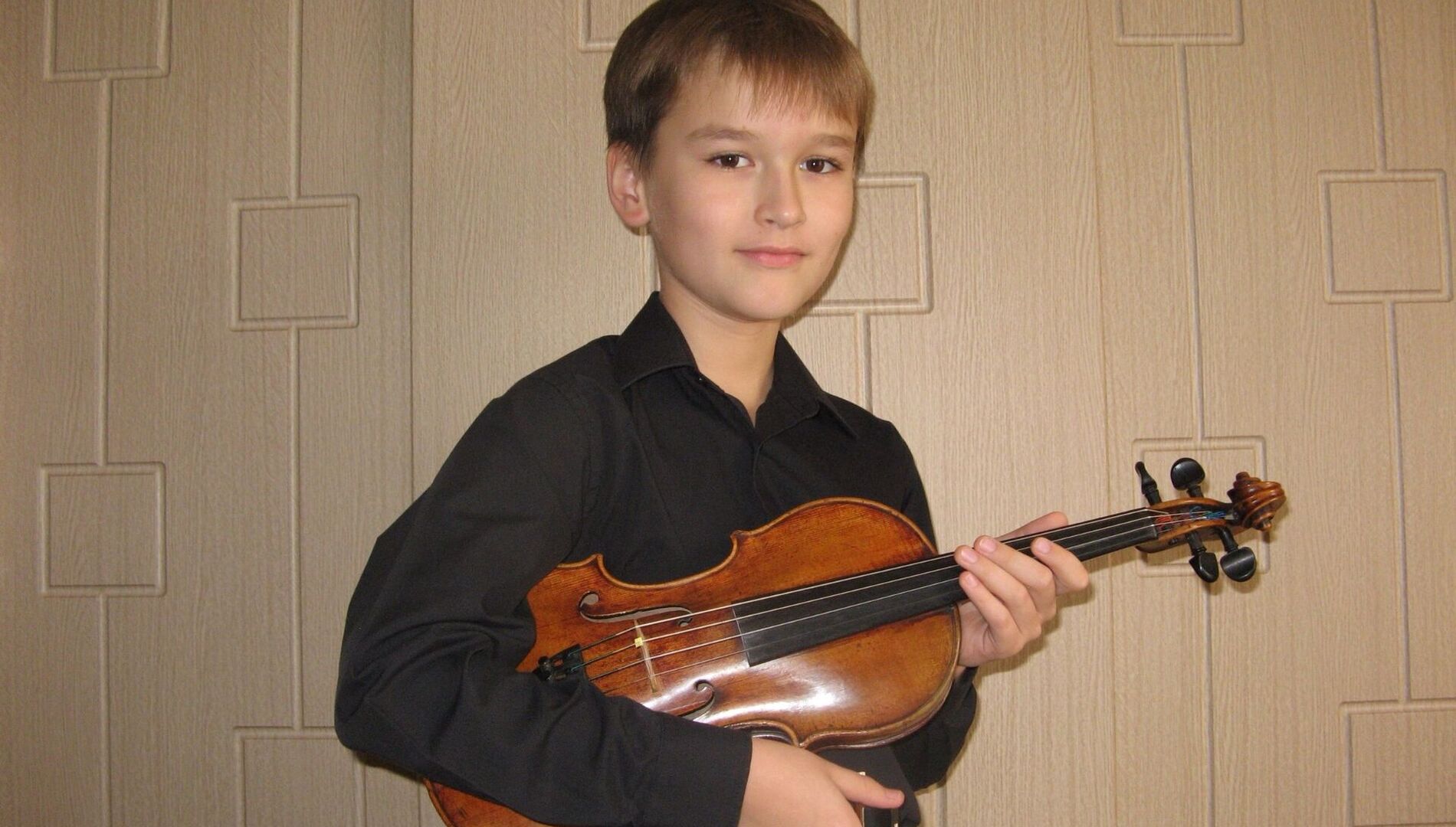 Филармонический дебют
И запела скрипка...