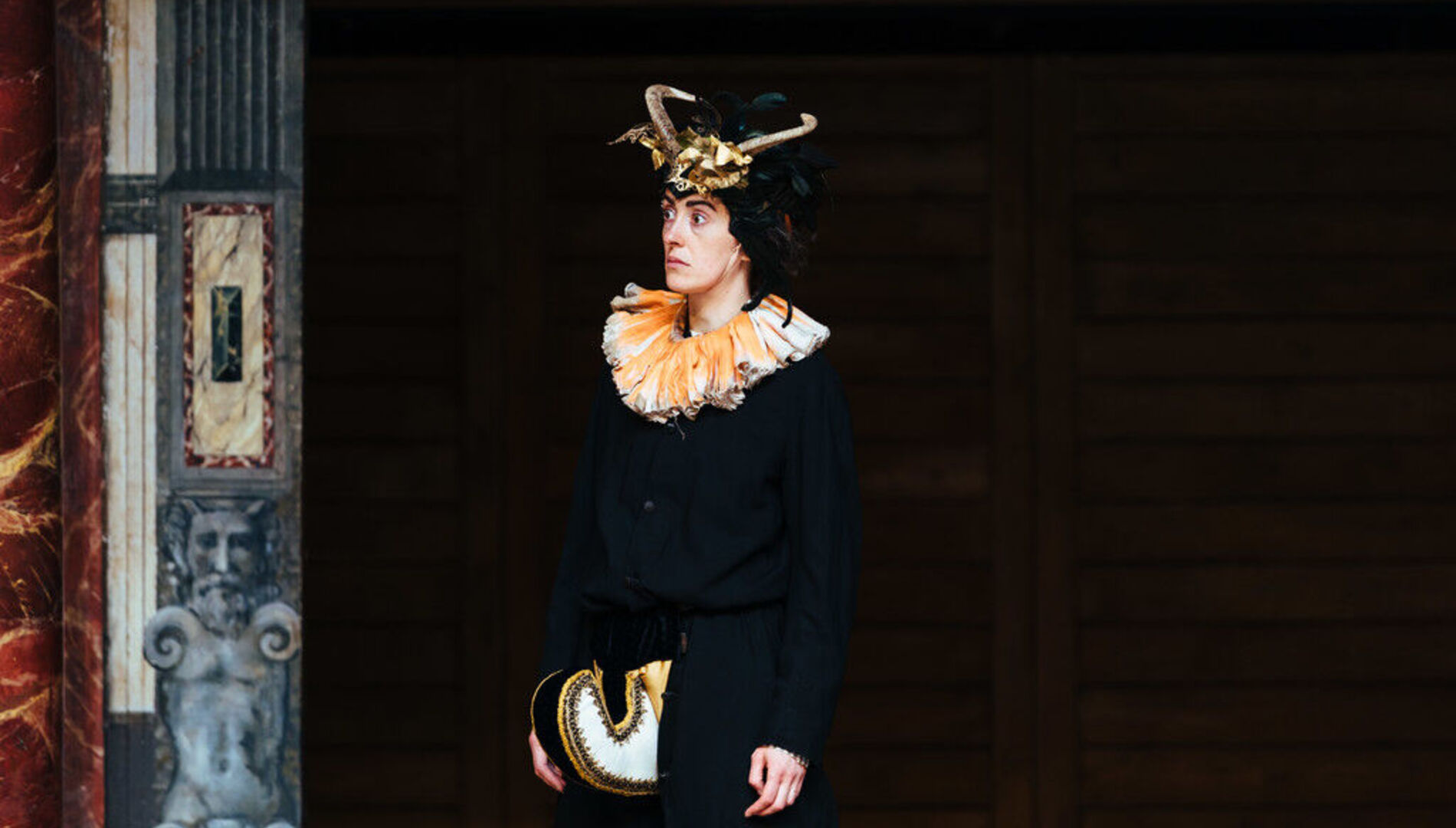 Пирс Куигли в спектакле Уильяма Шекспира
«Виндзорские насмешницы»