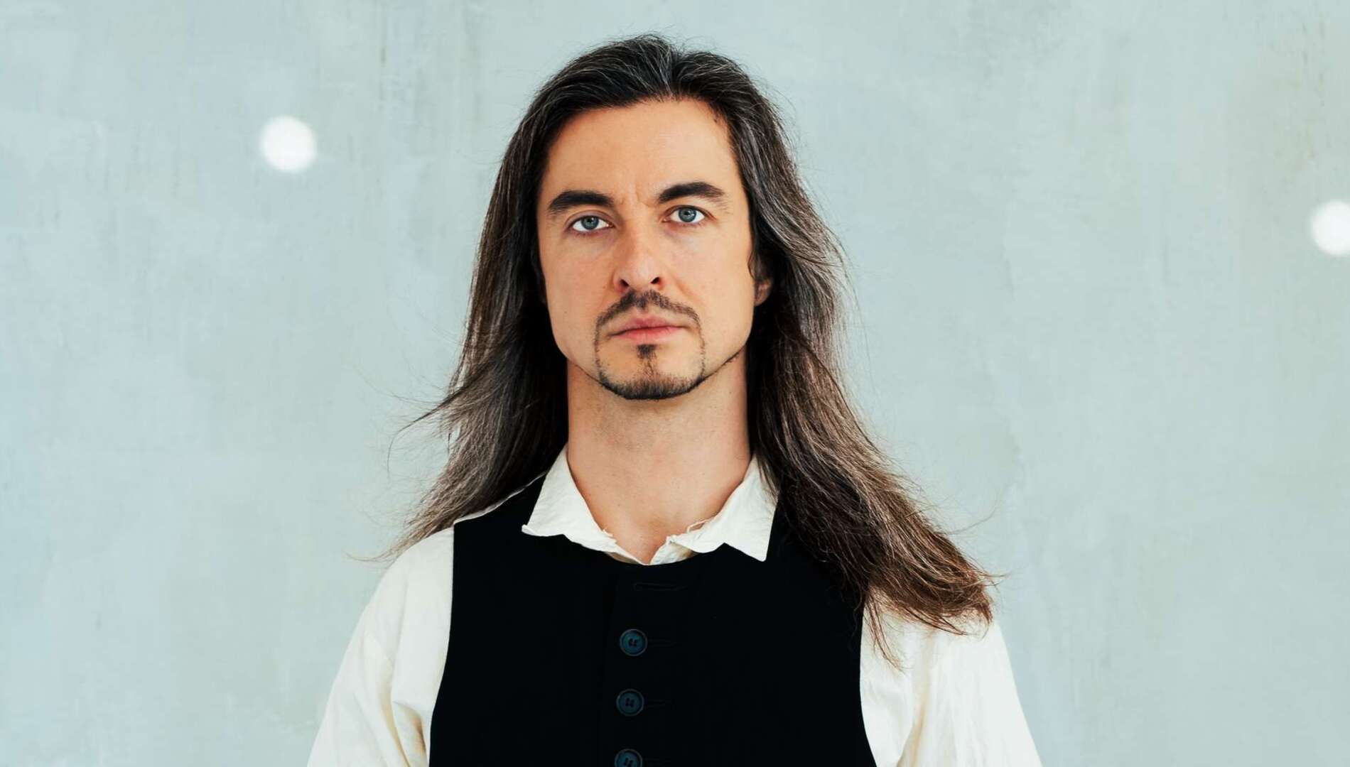 Филипп Чижевский дирижирует «Военным реквиемом» Бриттена