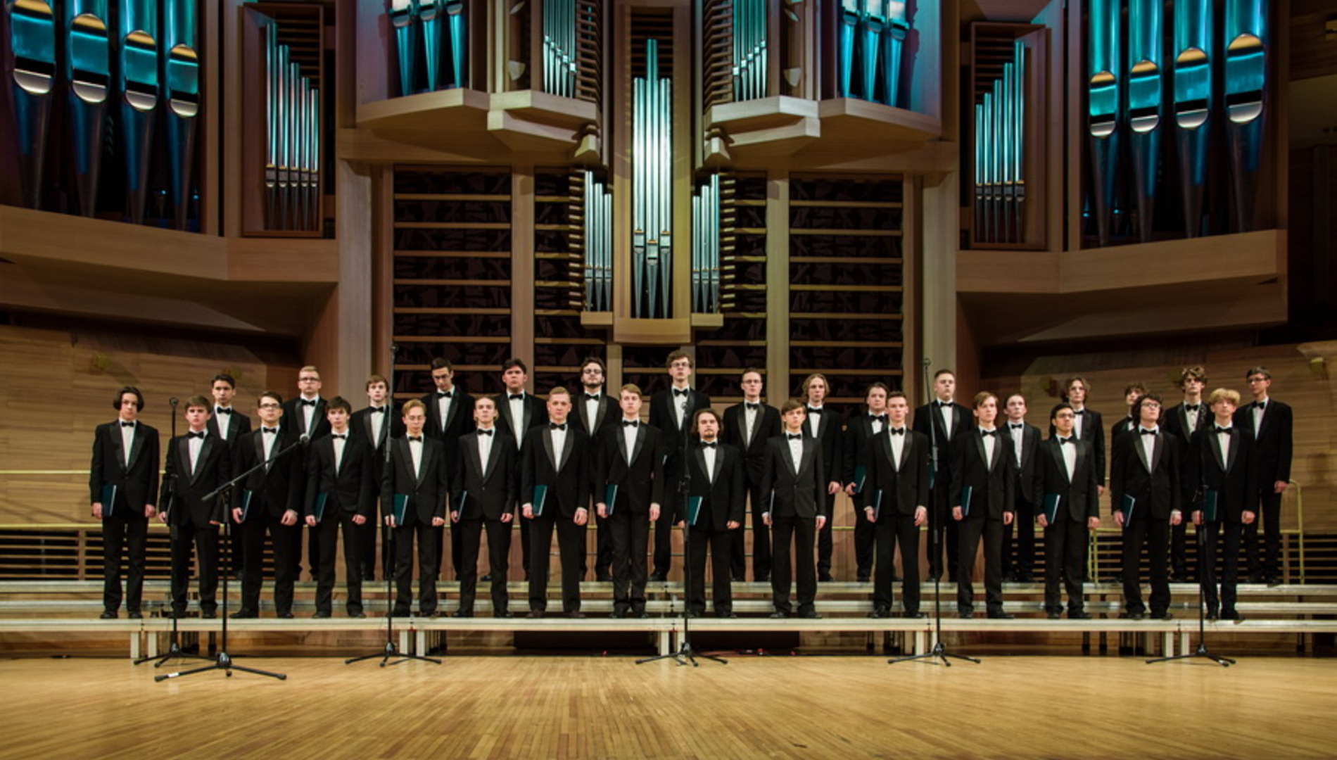 Хор юношей хорового училища
имени А. В. Свешникова