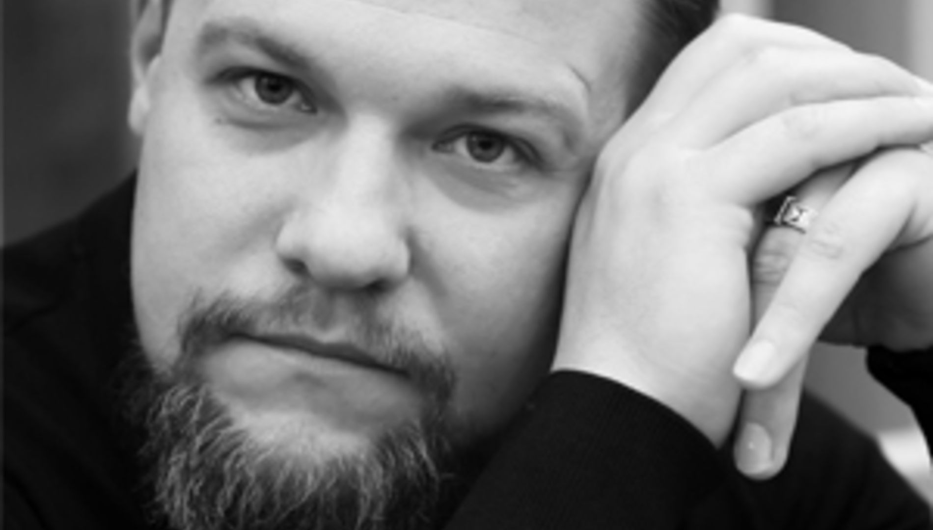 Андрей Серов