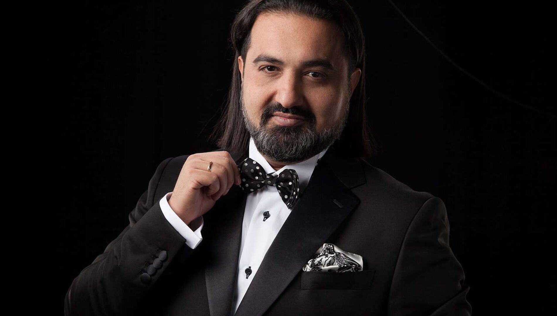 Эльчин Азизов