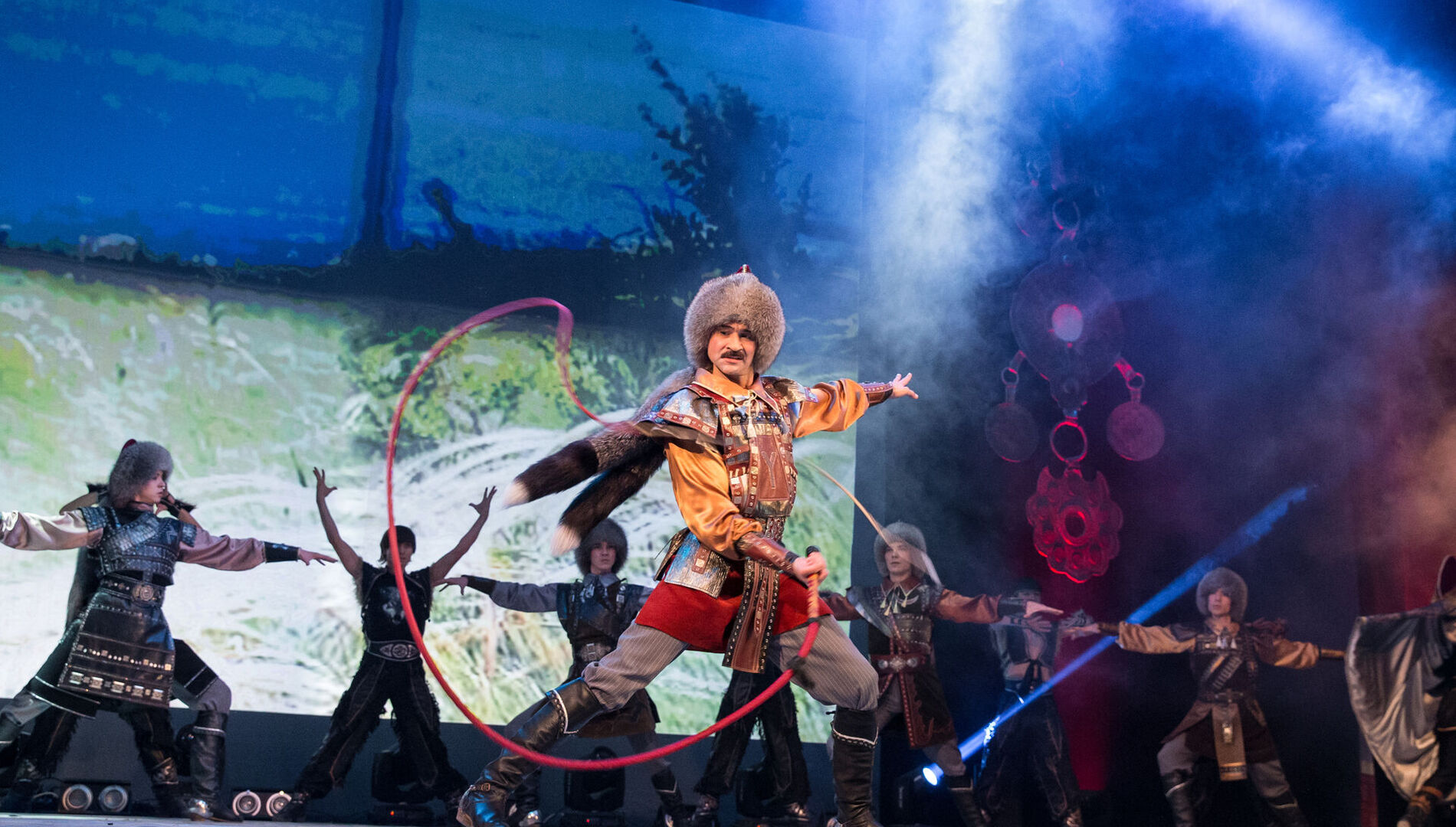 Государственный академический ансамбль народного танца имени Файзи Гаскарова
Республики Башкортостан