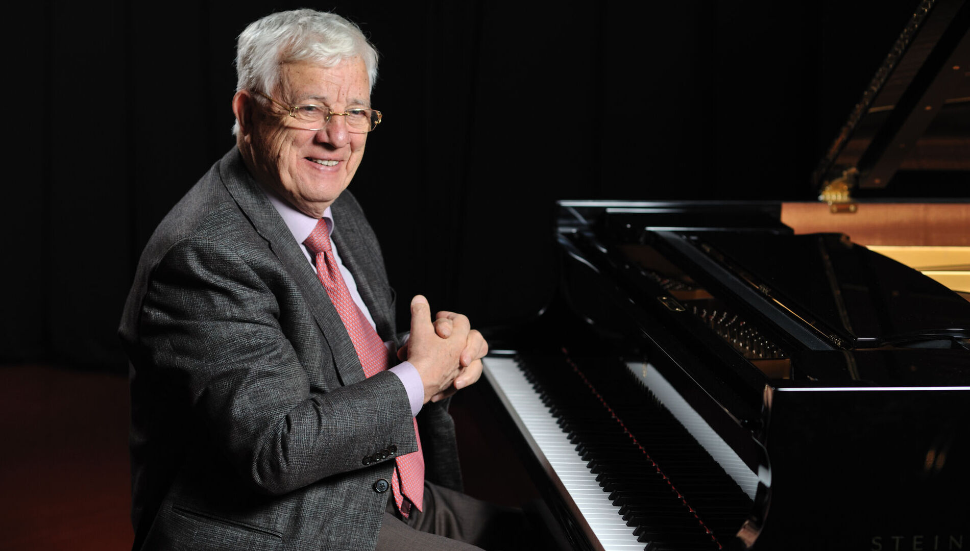 Раймонд Паулс