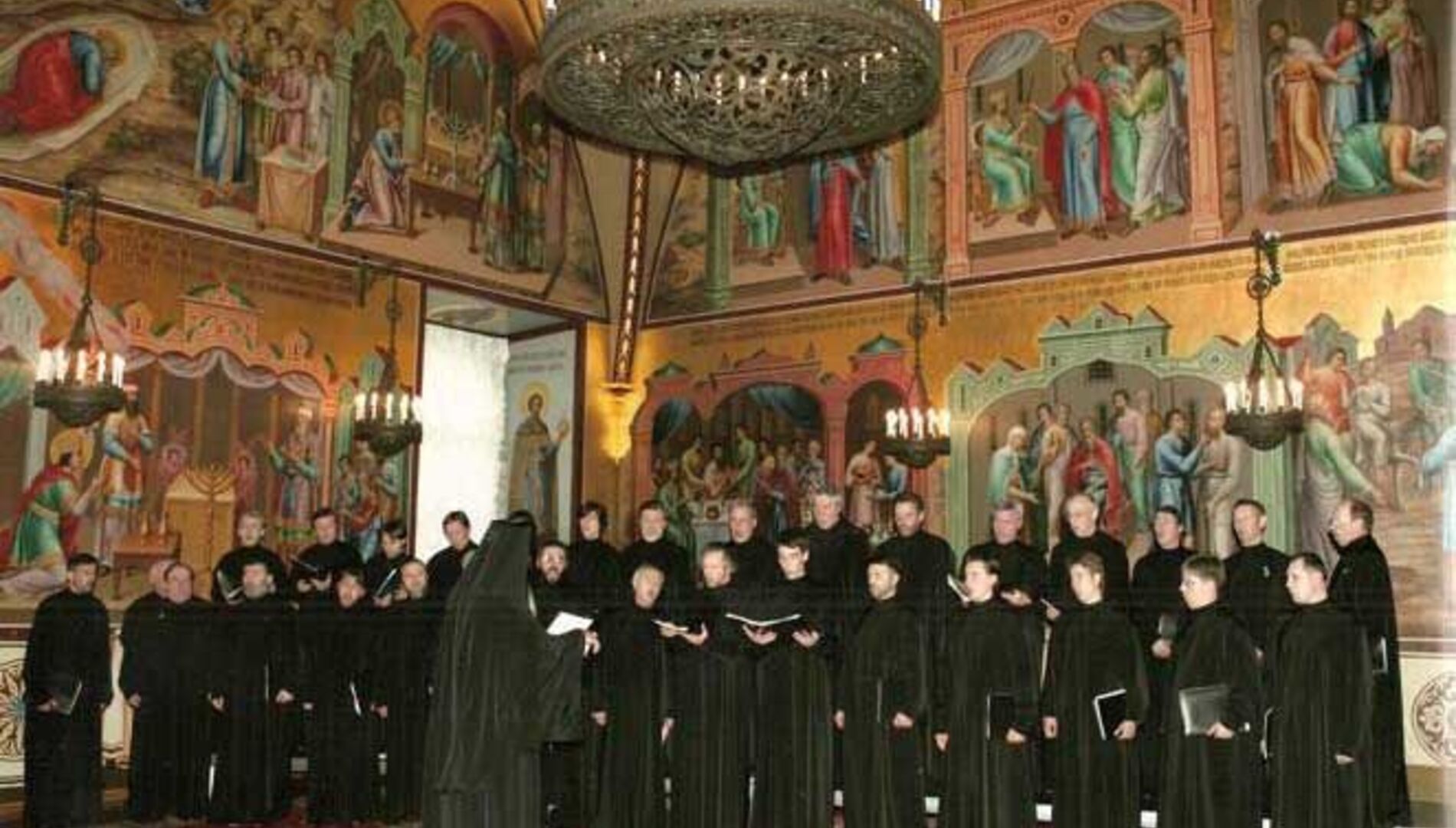 Мужской камерный хор «Благозвонница» при храме Спаса Нерукотворного Образа Заиконоспасского монастыря г.Москвы