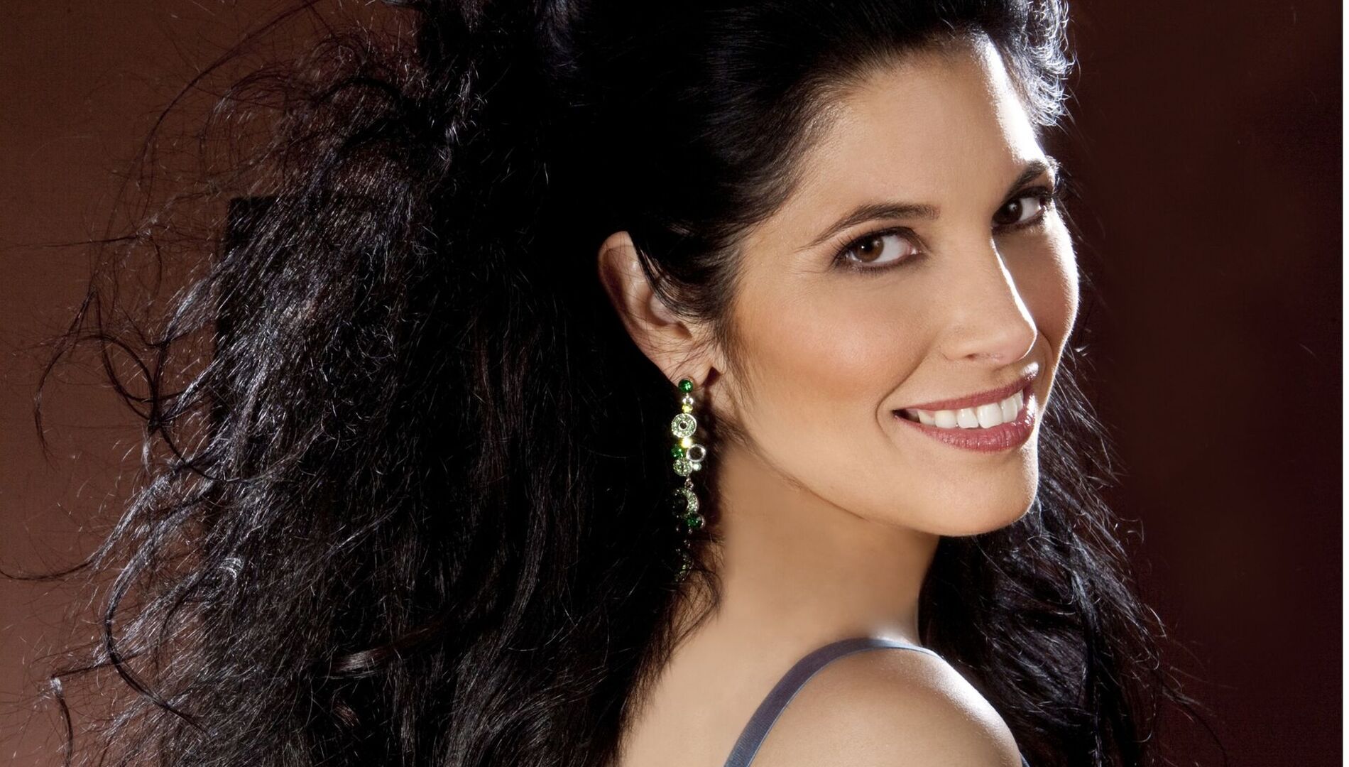 Вивика Жено