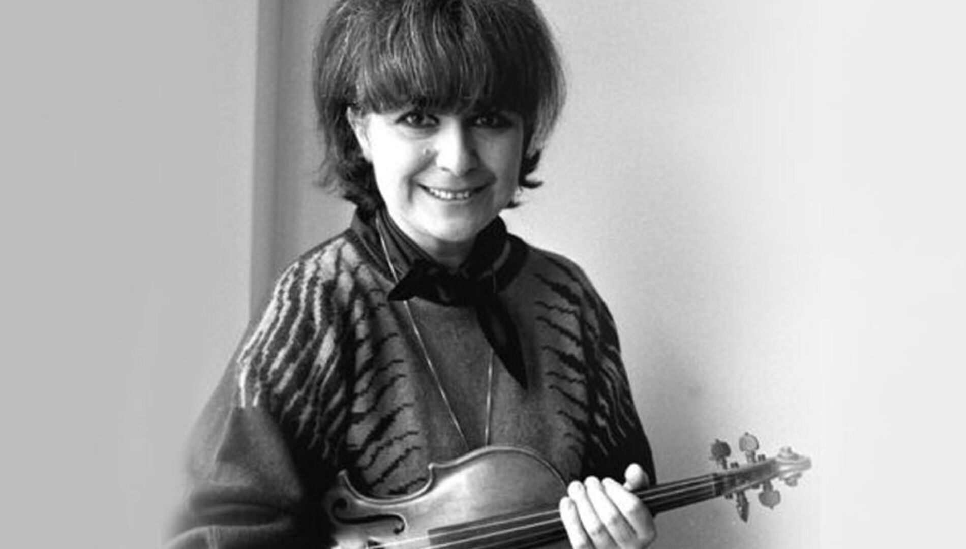 Лиана Исакадзе