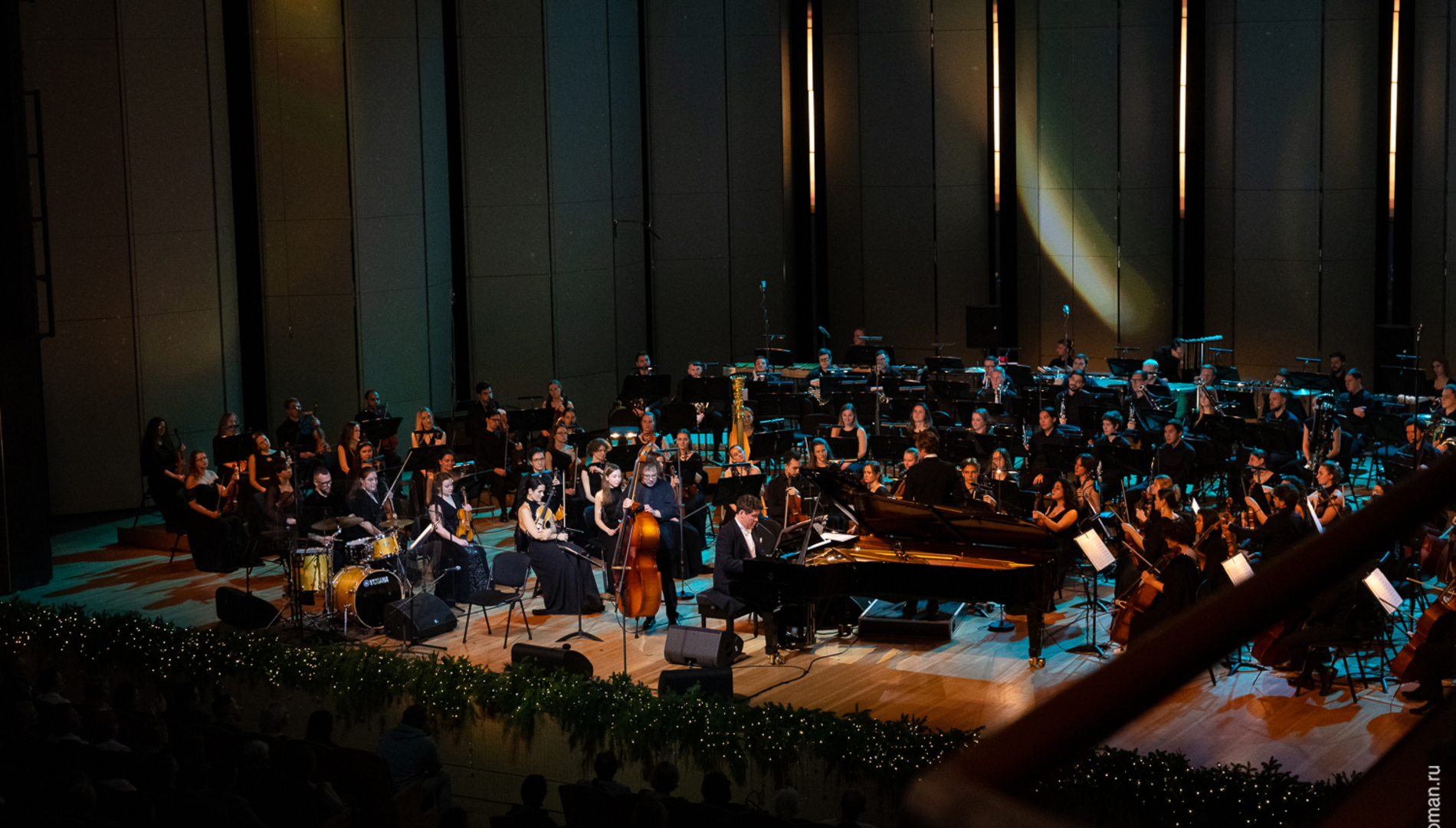 {{ formatter | 10-летие Филармонии-2. Новый год в джазовых тонах. Денис Мацуев, РНМСО || htmlspecial }}