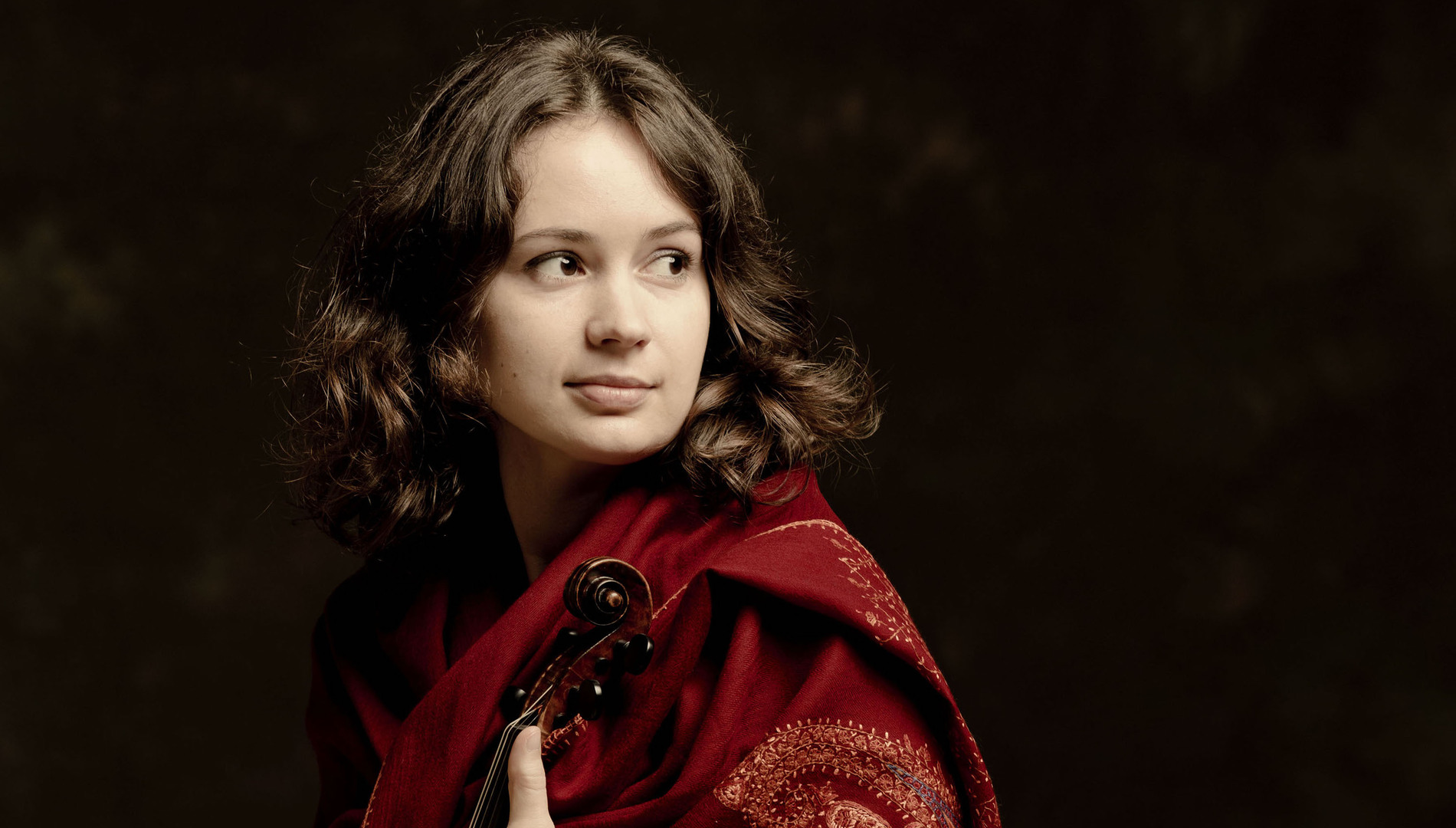 Патриция Копачинская (скрипка)<br>Караев. Концерт для оркестра и скрипки соло<br>Госоркестр России имени Е. Ф. Светланова<br>Дирижёр – Владимир Юровский