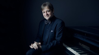 Играет и рассказывает Пётр Лаул.
К 120-летию Дмитрия Шостаковича