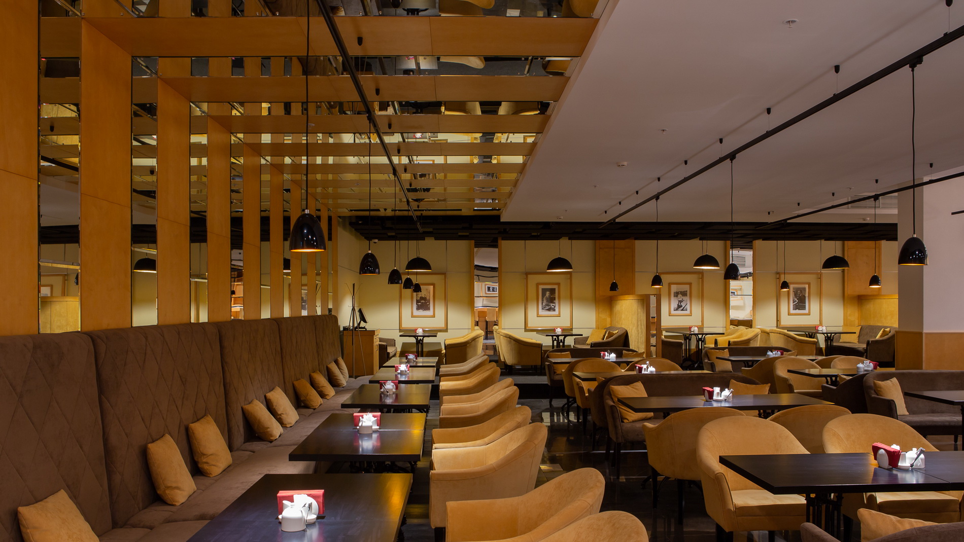 Кафе в фойе малых залов Филармонии-2